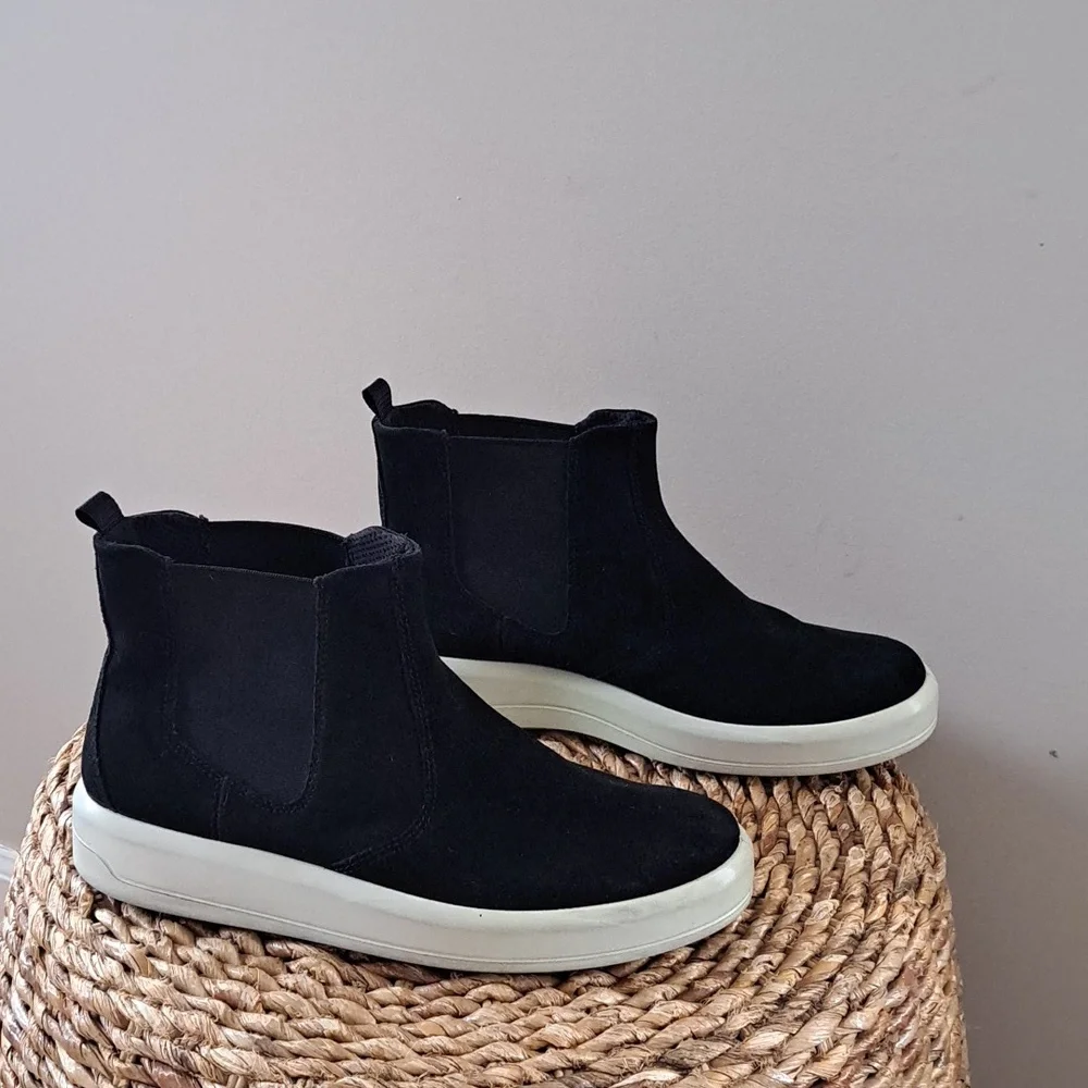 ECCO Womens Black Suede Platform Sneaker Ankle Boot‎ Slip-On Elastic Sides 9-9.5